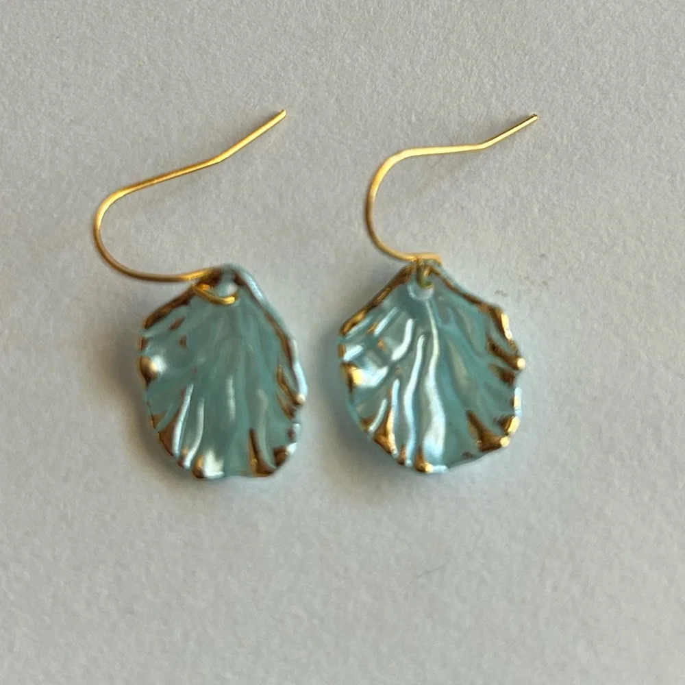 3/$20 Light Blue Gold Tone Faux Sea Shell Ocean Beach Dandle Earrings
